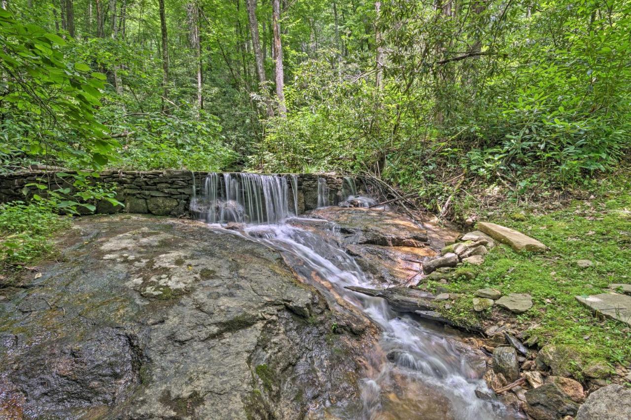 Creekside Cabin With Deck In Pisgah Forest! Barnardsville Eksteriør billede